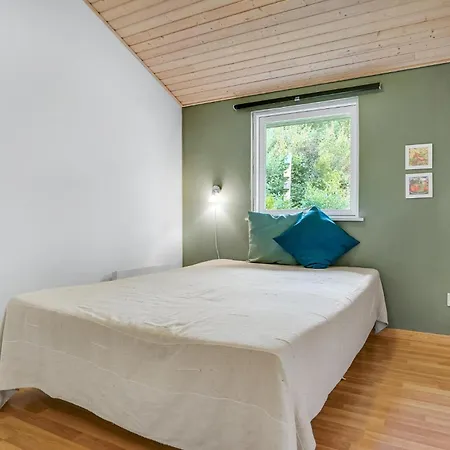 3 Bedroom Awesome In Semesterbostad
